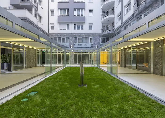 Silver Crown & Residence, Palace Quarter